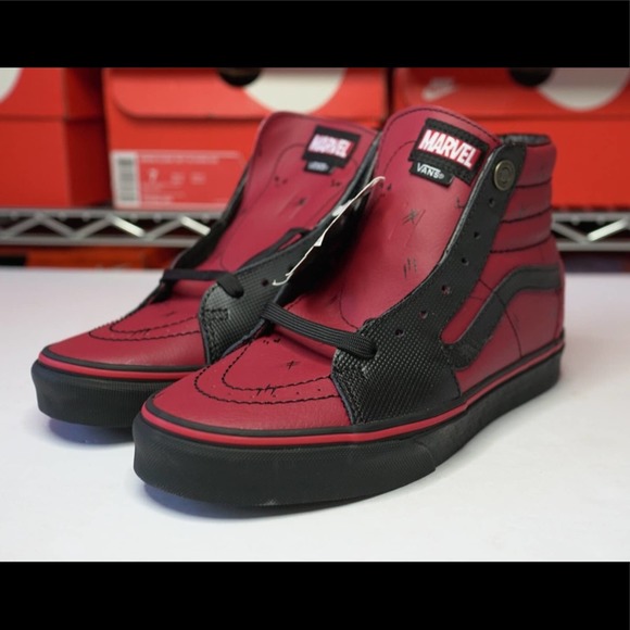 Vans x Marvel Deadpool Red Black Sk8-Hi - Picture 6 of 8
